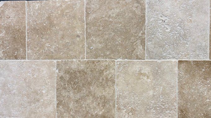 Pavés travertin 1er choix mix beige 20.3x20.3 cm Ep. 3 cm - unité de vente : 22 pavés pour 1 m²