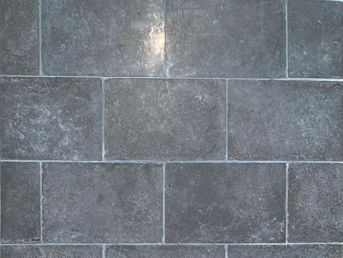 Dallage sinaï silver antico 40/60 cm Ep. 2 cm - Unité de vente 0.972 m² (4 dalles)