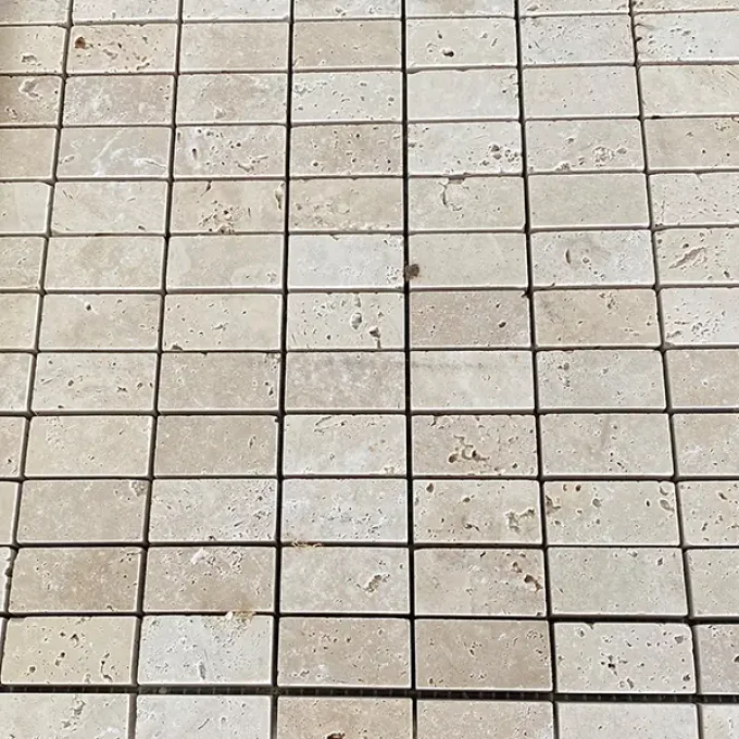 Mosaic rectangle travertin 1er choix mix beige 4.8/2.3 cm - 30.5/30.5 cm - unité de vente 0.95 m²