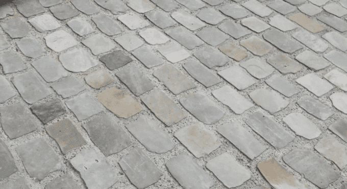 Pavés grès sciés de réemploi 14/20 cm ép. 5/8 cm - unité de vente 1m² (90 kg)