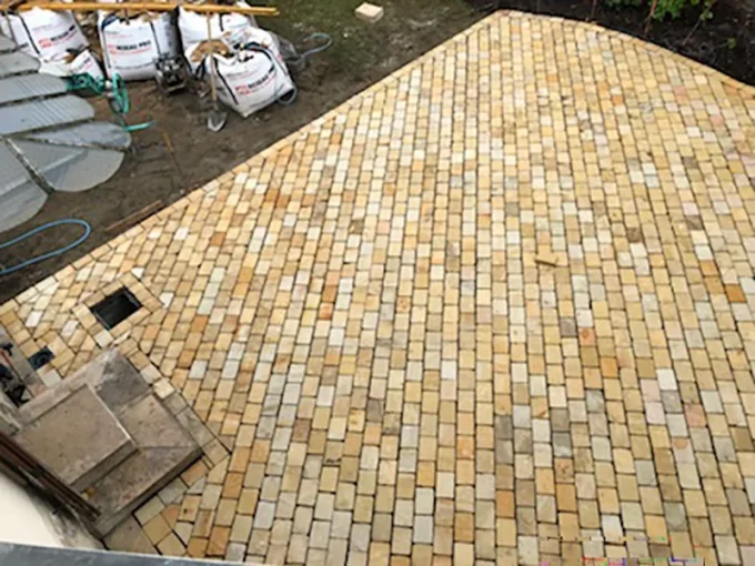 Pavés grès kandla Mint jaune blanc calcaire 14/20 cm Ep. 3/5 - unité de vente : 1 m² pour 30 pavés