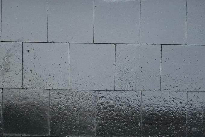 Pavé basalte noir intense 14/14 cm Ep. 2/3 cm - unité de vente : 1 m² pour 42 pavés