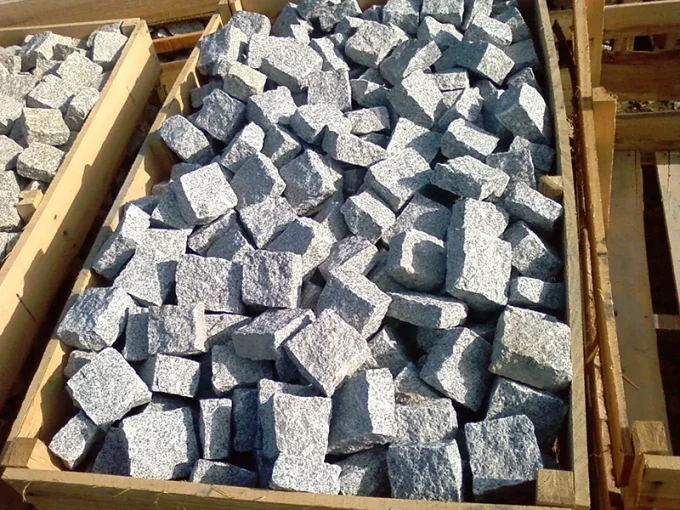 Pavé granit gris 9/11 cm Ep. 4/6 cm - unité de vente : 1 m²