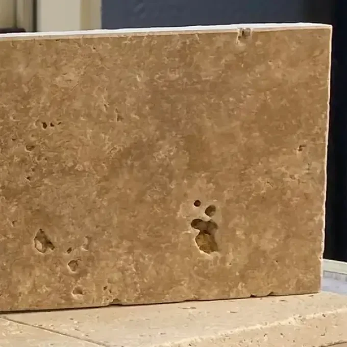 Plinthes travertin 1er choix mix beige 8/40.6 cm Ep. 1.2 cm - 0.406 ml par unité