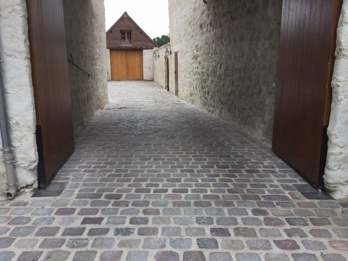 Pavés granit de réemploi 14/20 cm - ép. 14/16 cm - unité de vente 1m² ( 300 kg)